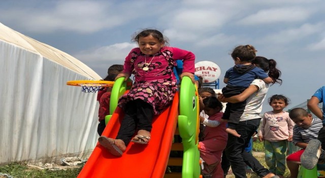 Hayırsever Okurdan çadırlara oyuncak