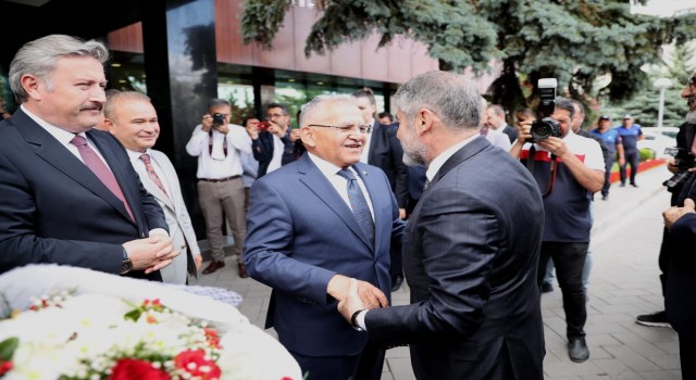 Hazine ve Maliye Bakanı Nebatiden Başkan Büyükkılıça ziyaret