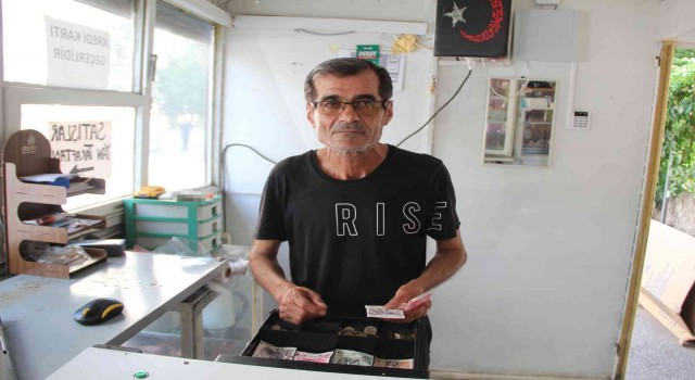 Hırsız, ihtiyacı kadarını alıp ortadan kayboldu