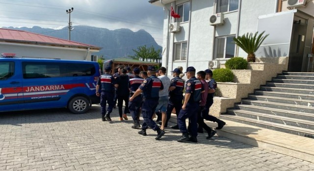 Hırsızlığa teşebbüs eden şahıslar yakalandı