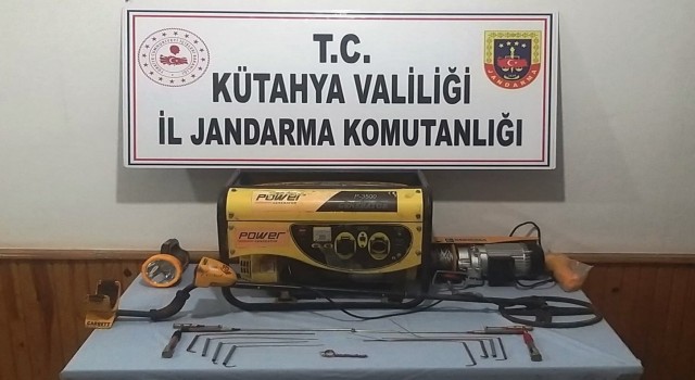 Hisarcıkta jandarmadan izinsiz kazı operasyonu, 2 şüpheli tutuklandı