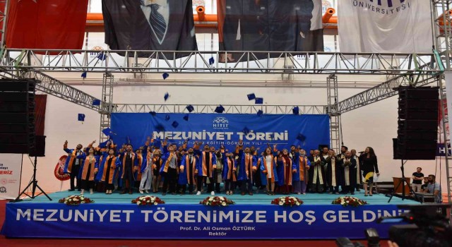 Hitit Üniversitesinde mezuniyet coşkusu