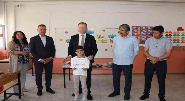 Hizanda öğrencilerin karne heyecanı