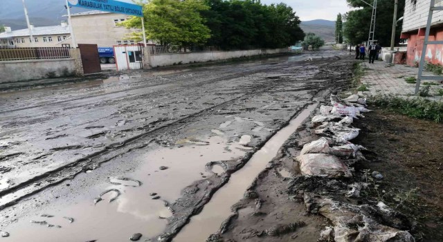 Iğdır ve Ağrıda sel baskını