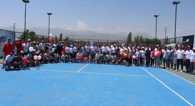 Iğdırda 2. Kayısı Cup Spor Şenlikleri tenis müsabakaları başladı