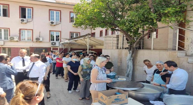 İlçe Sağlık Müdürlüğü, aşure hayrı yaptı