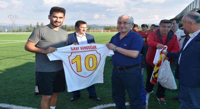 İlkay Gündoğan, düğününü Türk adetlerine göre yapacak