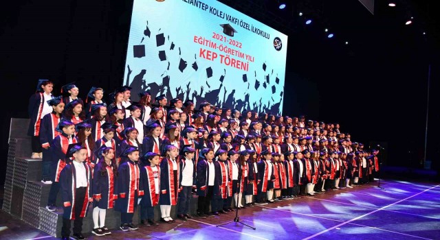 İlkokul ögrencilerinde mezuniyet coşkusu