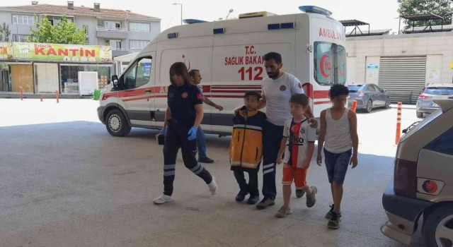 İnşaatta kireçle oynayan 3 çocuk hastanelik oldu