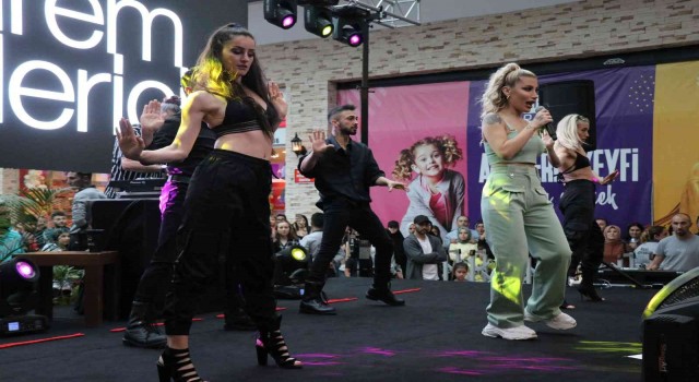 İrem Derici Bolu'da Muhteşem Konser Verdi