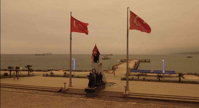 İskenderunda toz bulutu etkili oluyor