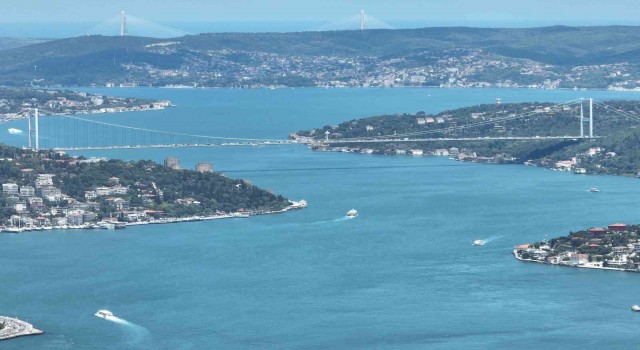 İstanbul Boğazı turkuaza büründü: Eşsiz manzara havadan görüntülendi