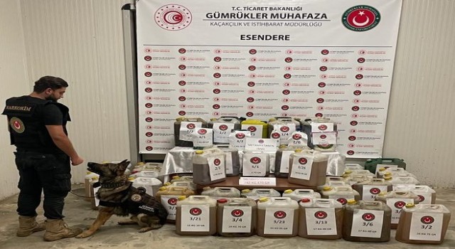 İstanbulda 2 milyon captagon hap, Hakkaride 742 kilogram metamfetamin ele geçirildi