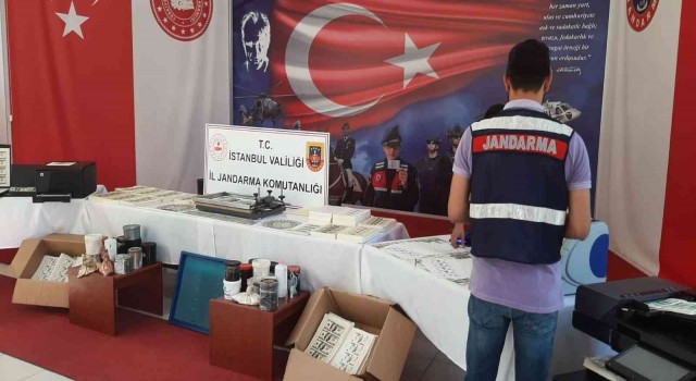 İstanbulda jandarmadan sahte para operasyonu kamerada: Sahte 3 milyon dolar ele geçirildi