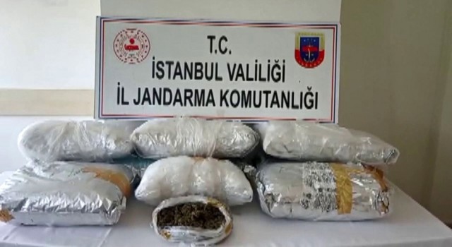 İstanbulda zehir tacirlerine operasyon: 34 gözaltı