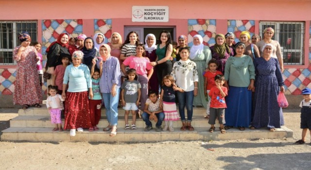 İstanbuldan geldi, Mardinde engelli çocuğa akülü sandalye hediye etti