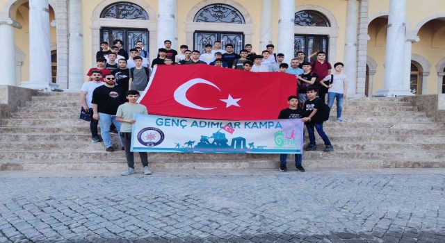 İzmir TEM Şube, 37 öğrenciyi geziye götürdü