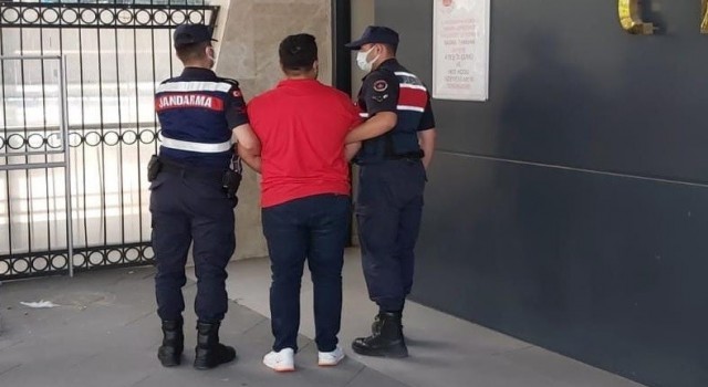 İzmirde jandarmadan terör operasyonu: 6 gözaltı