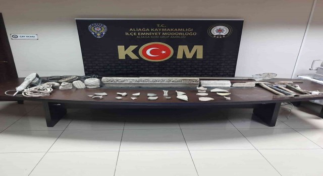 İzmirde kaçak kazı yapılan iki eve polisten baskın: 2 gözaltı