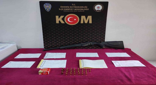 İzmirde tefecilik yaptığı öne sürülen bir kişi gözaltına alındı