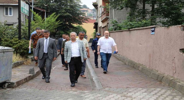 İzmit Belediyesi ekibi, Çukurbağ Mahallesinde incelemelerde bulundu
