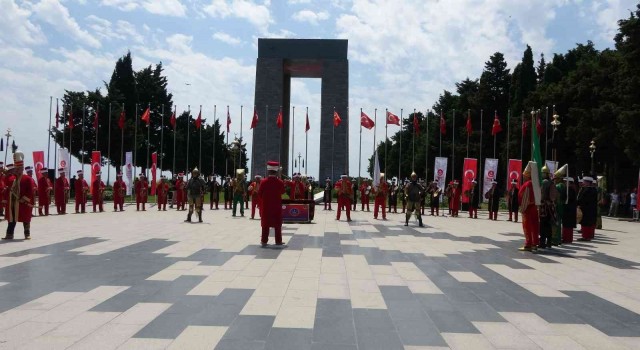 Jandarma Mehteran Takımı Şehitler Abidesinde