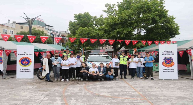 Jandarmadan kitap okuma etkinliği