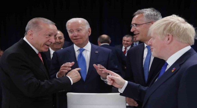 Johnsondan Erdoğana Türkçe şaka: Çok güzelsin