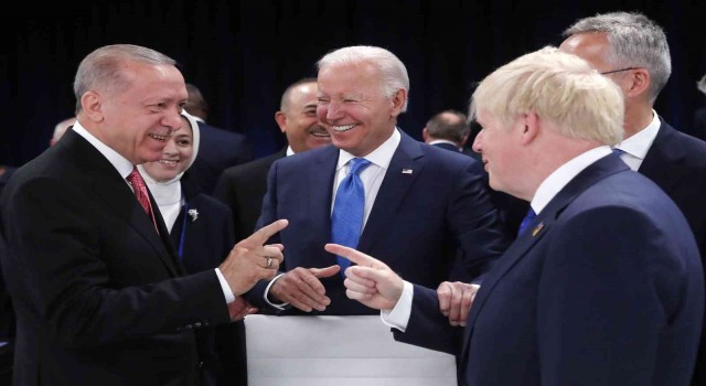 Johnsondan Erdoğanın tahıl krizindeki liderliğine övgü
