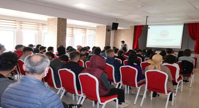 Kadına yönelik şiddete karşı eğitimler sürüyor