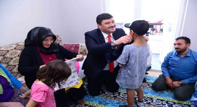 Kahramankazan Belediyesinden bayram öncesinde anlamlı kampanya: “Bir Çocuk da Sen Giydir”