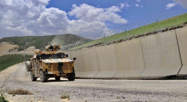 Kamera ve sismik sensörlerle denetlenen İran sınırında kuş uçurtulmuyor