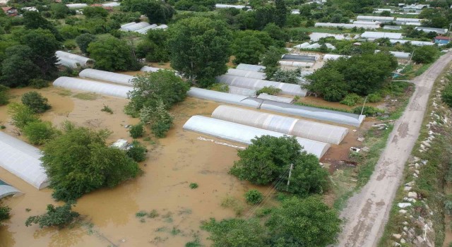 Karabükte 250 dekar tarım arazisi sular altında kaldı