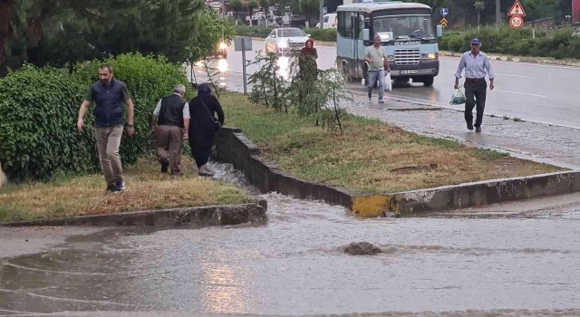 Karabükte fırtına ve sağanak hayatı olumsuz etkiledi