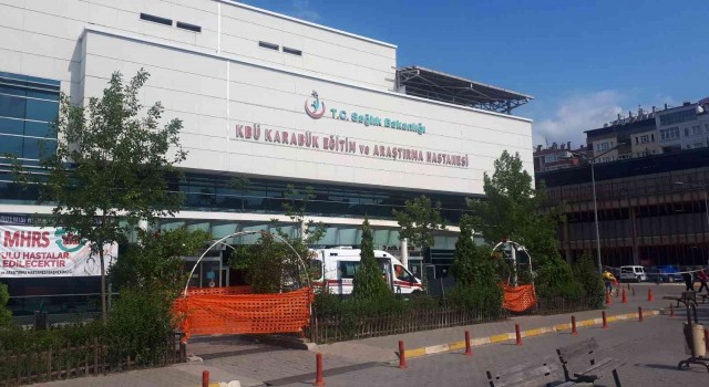 Karabükte otomobilden açılan ateşte 2 kişi yaralandı