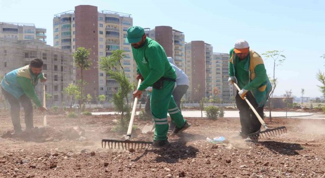 Karaköprüde yeni yeşil alanların yapımı sürüyor