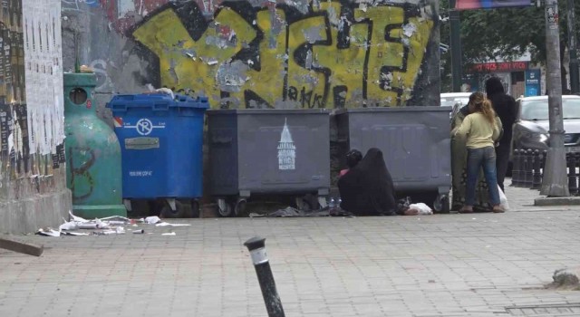 Karaköyde sahtekar dilenciler kamerada