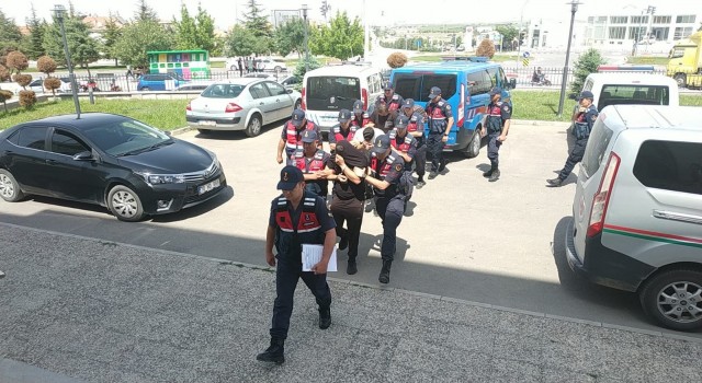 Karamanda 400 bin liralık damlama borusu çalan 4 kişi tutuklandı