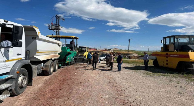 Karsta köy yolları beton asfalt oluyor