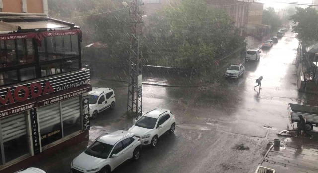 Karsta sağanak yağmur uyarısı
