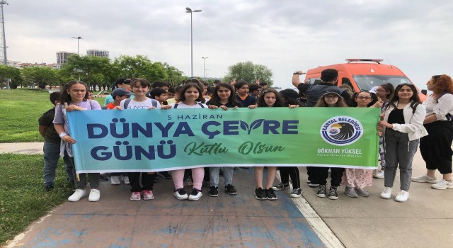 Kartalda Çevre Günü dolayısıyla sahil ve deniz temizliği yapıldı