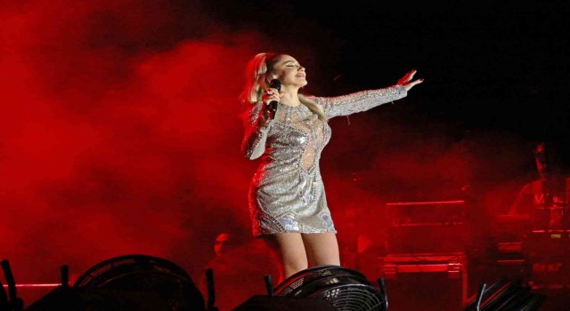 Kaşta Hadise rüzgarı