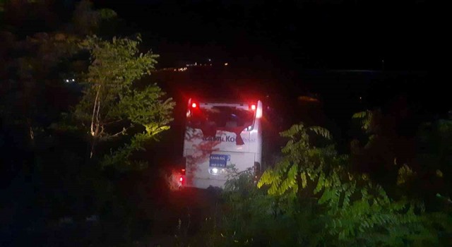Kastamonuda yolcu otobüsü devrildi: Ölü ve yaralılar var
