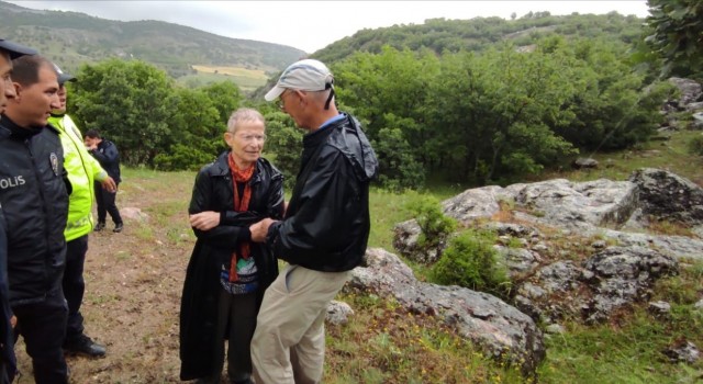 Kayıp Amerikalı turist ormanlık alanda bulundu