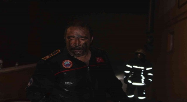 Kayseride 14 katlı binada yangın: 30 kişi tahliye edildi, 16 kişi hastanelik oldu