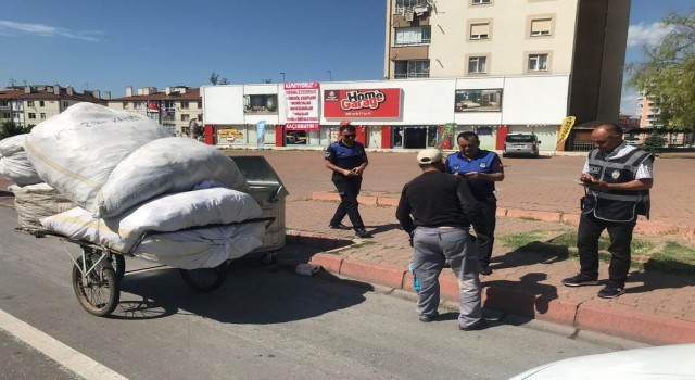 Kayseride çekçekli hurdacılara denetim