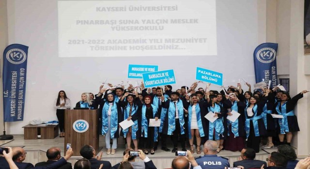 KAYÜ Pınarbaşı MYOda 2021-2022 Akademik Yılı Mezuniyet Töreni Düzenlendi