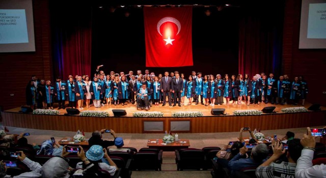 KAYÜ Sosyal Bilimler MYO, 2021-2022 Eğitim-Öğretim Yılı Mezunlarını Verdi