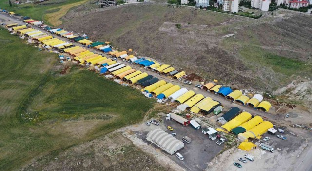 Keçiörende kurbanlıklar için büyük bir satış alanı kuruldu