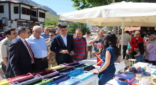 Kemaliyede yılsonu sergisi